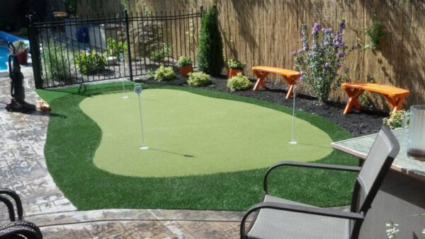 Putting Perfection: Transforming Your Space with DIY Putting Greens